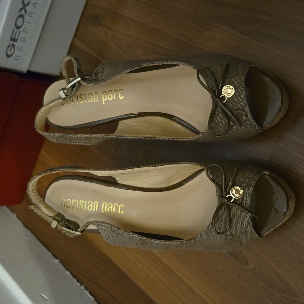 Parisian Parc ,Sandals size 6